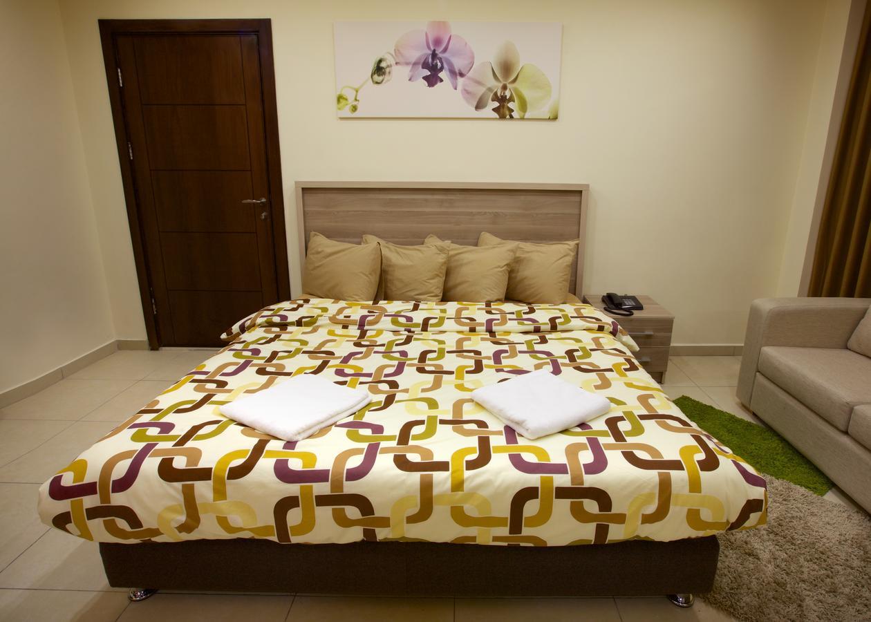 Lujain Hotel فندق النور واللجين Amman Room photo