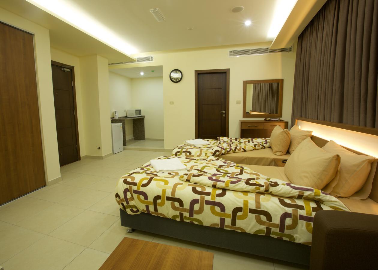 Lujain Hotel فندق النور واللجين Amman Room photo
