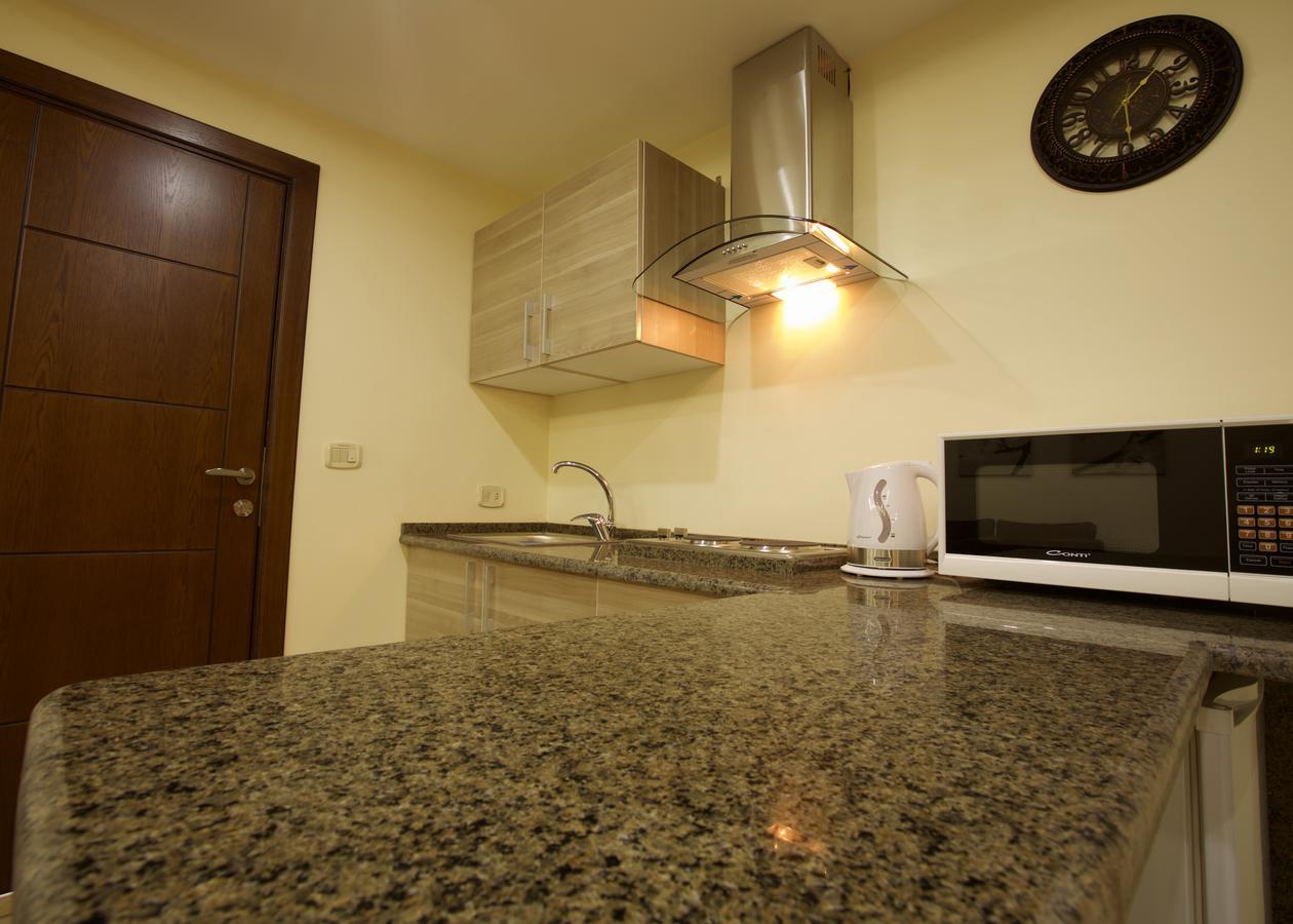 Lujain Hotel فندق النور واللجين Amman Room photo